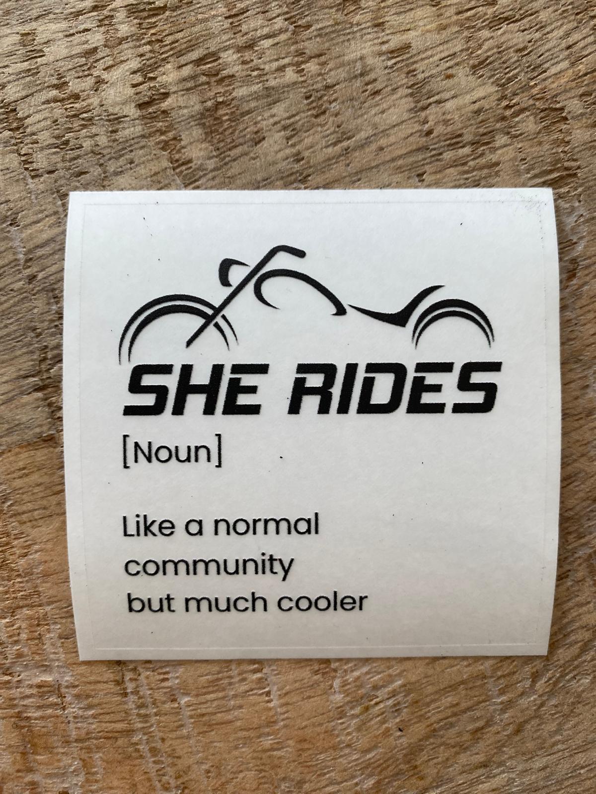 She Rides - "Cool Community"-Aufkleber