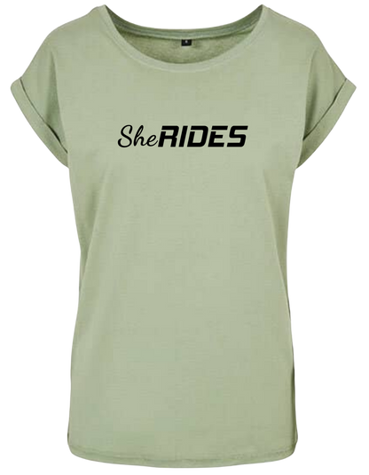 She Rides - Extended Shoulder T-Shirt "Schriftzug schwarz"