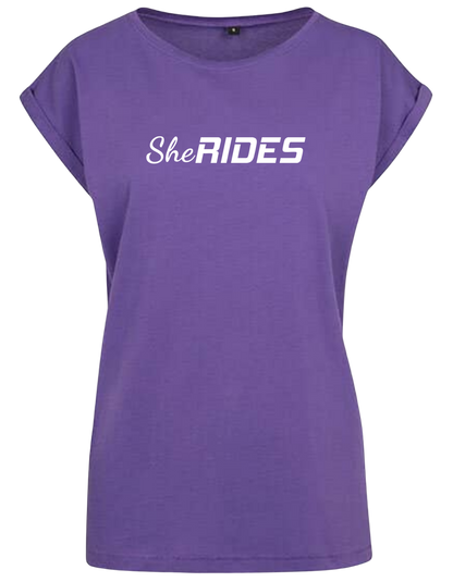 She Rides - Extended Shoulder T-Shirt "Schriftzug weiß"