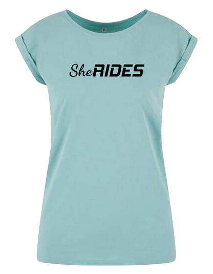 She Rides - Extended Shoulder T-Shirt "Schriftzug schwarz"