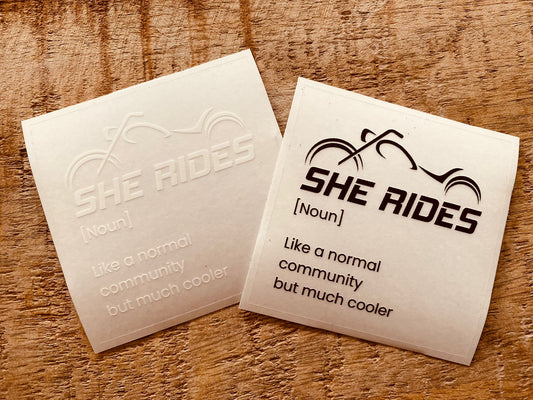 She Rides - "Cool Community"-Aufkleber