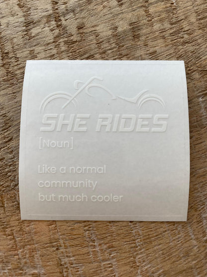 She Rides - "Cool Community"-Aufkleber