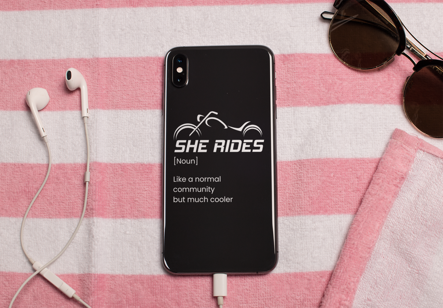 She Rides - "Cool Community"-Aufkleber